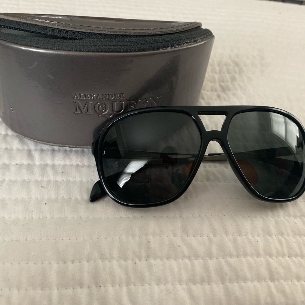 ALEXANDER MCQUEEN SUNGLASSES